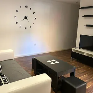 https://precioso-piso-con-patio-a-200m-de-la-playa.es-andalucia.com